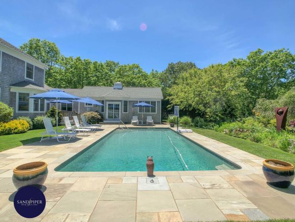 Cape Cod Home 995045