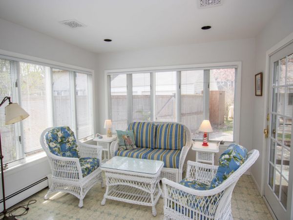Cape Cod Home 995046