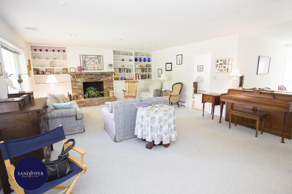 Cape Cod Home 995046