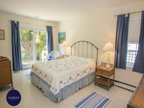 Cape Cod Home 995046