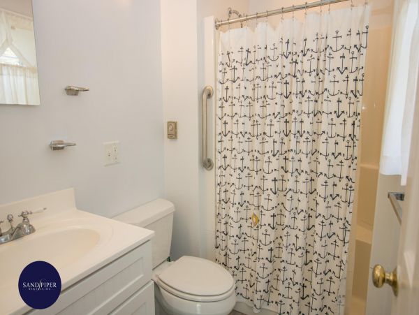 Cape Cod Home 995046