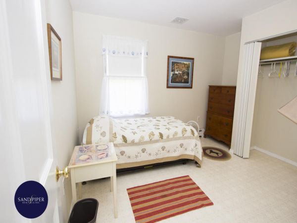 Cape Cod Home 995046