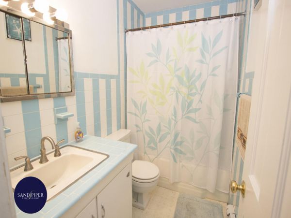 Cape Cod Home 995046