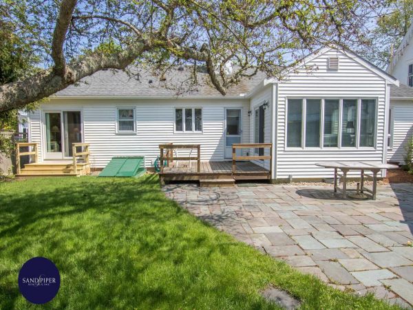 Cape Cod Home 995046