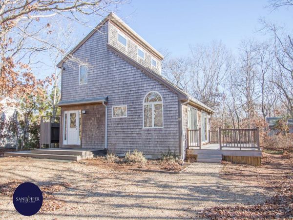 Cape Cod Home 995047