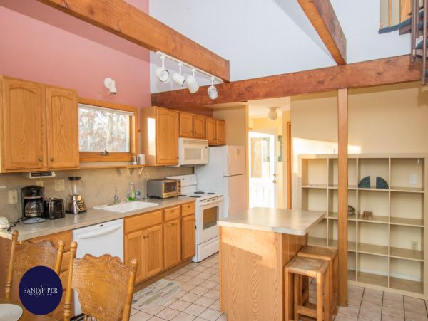 Cape Cod Home 995047