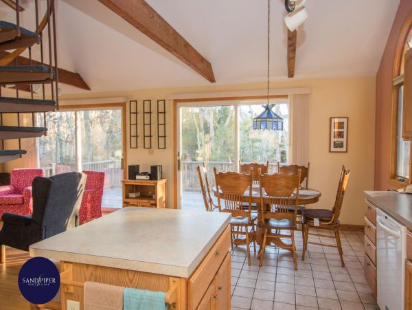 Cape Cod Home 995047