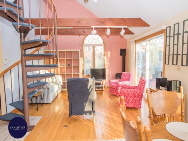 Cape Cod Home 995047