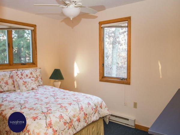 Cape Cod Home 995047