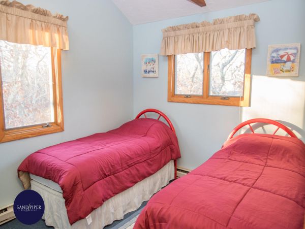 Cape Cod Home 995047