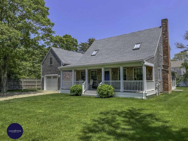 Cape Cod Home 995048
