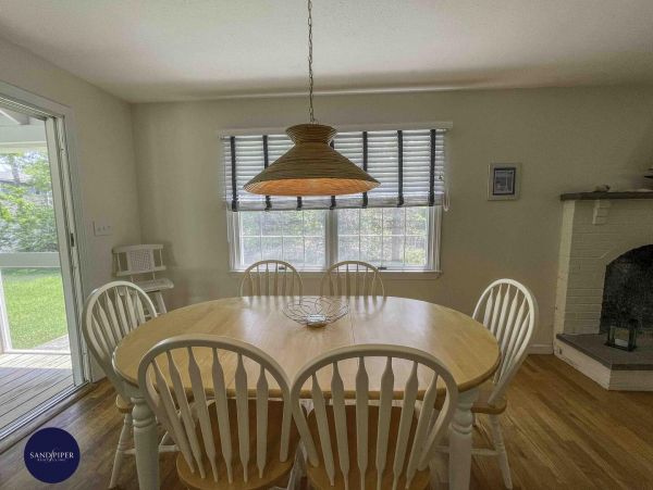 Cape Cod Home 995048