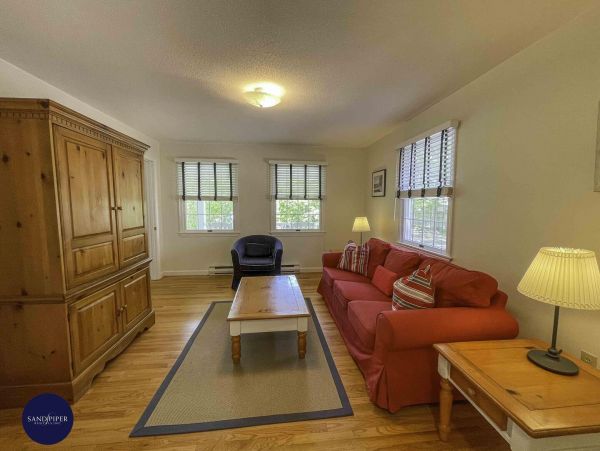 Cape Cod Home 995048