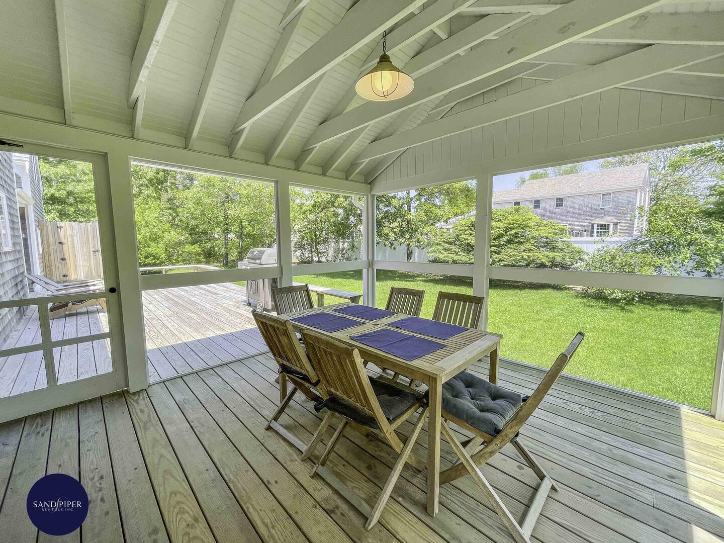 Cape Cod Home 995048