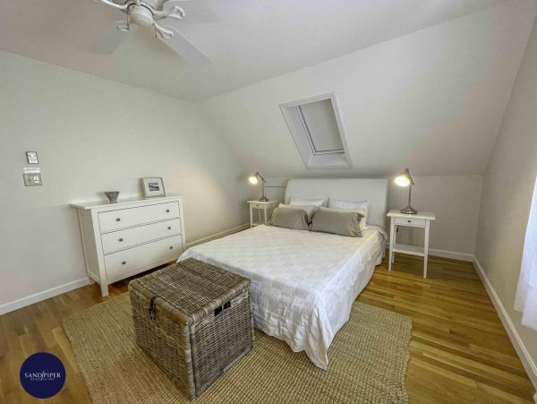 Cape Cod Home 995048