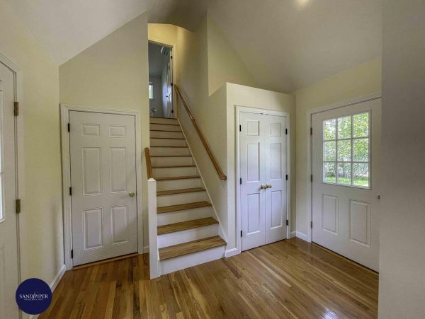 Cape Cod Home 995048