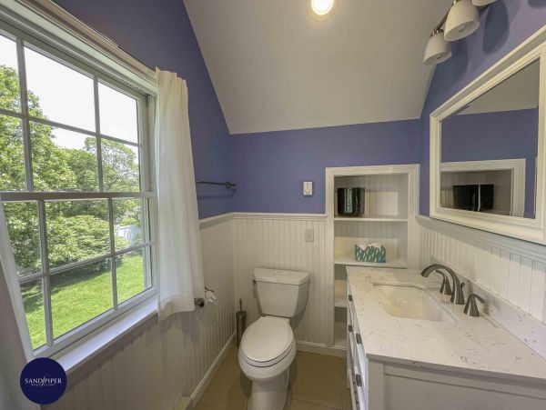 Cape Cod Home 995048