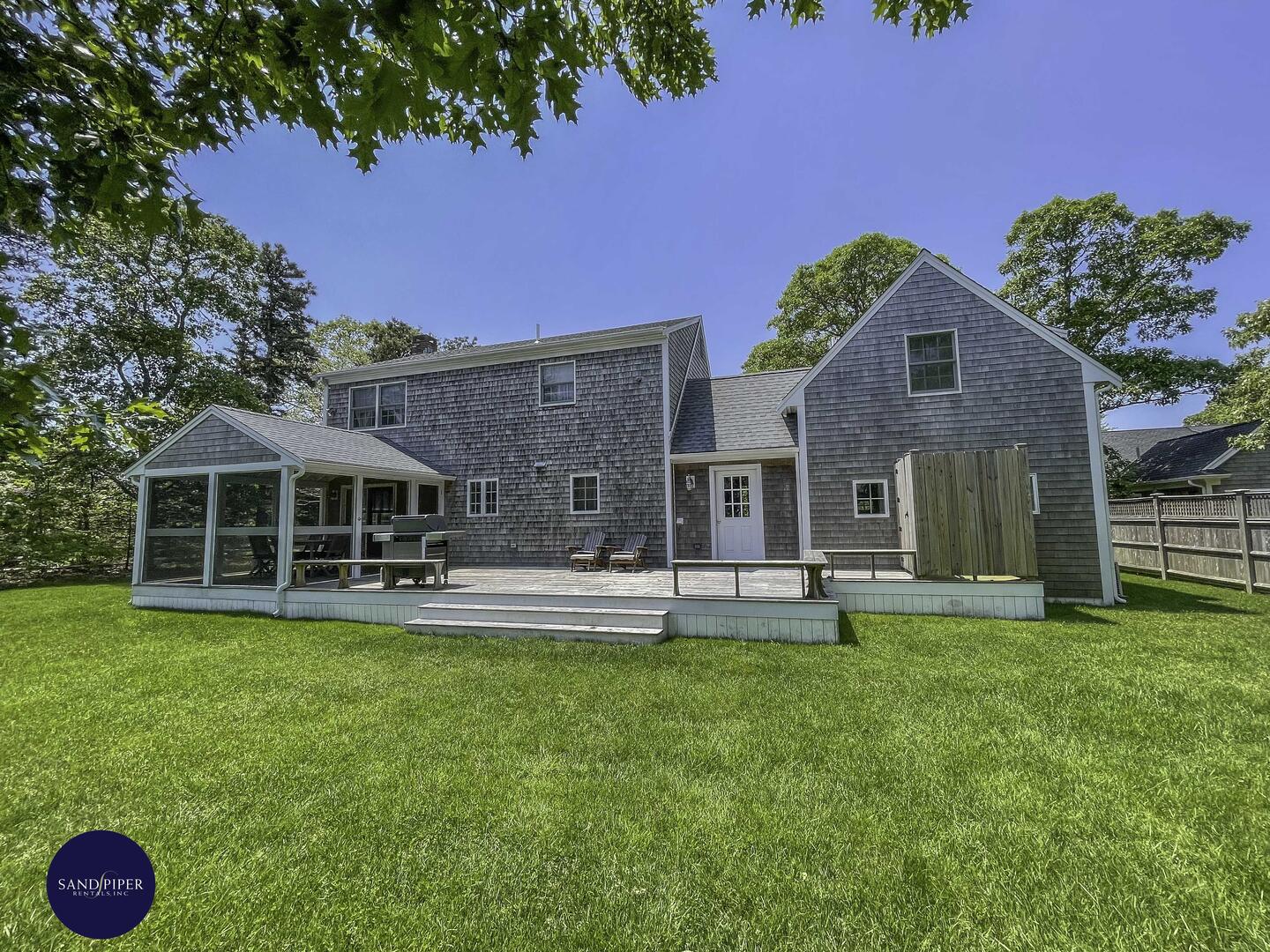 Cape Cod Home 995048