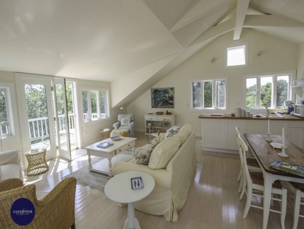 Cape Cod Home 995049
