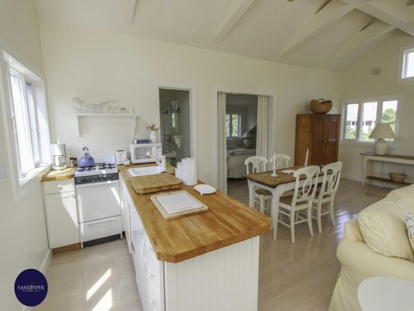 Cape Cod Home 995049