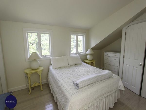 Cape Cod Home 995049