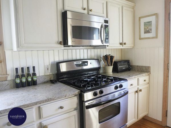 Cape Cod Home 995050