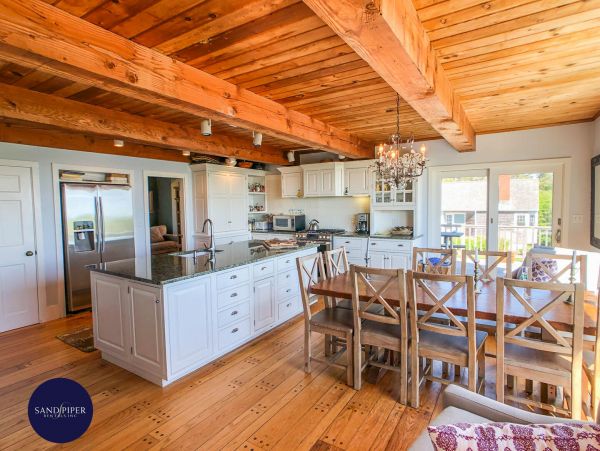 Cape Cod Home 995051