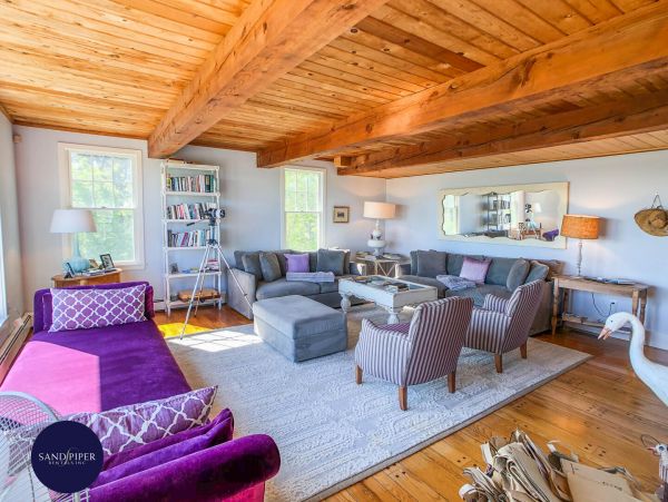 Cape Cod Home 995051