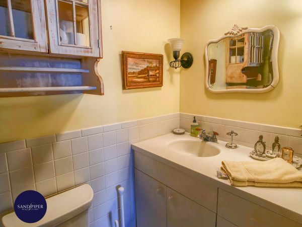 Cape Cod Home 995051