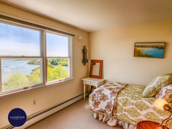 Cape Cod Home 995051