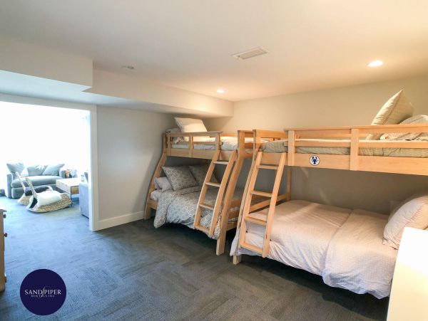 Cape Cod Home 995051