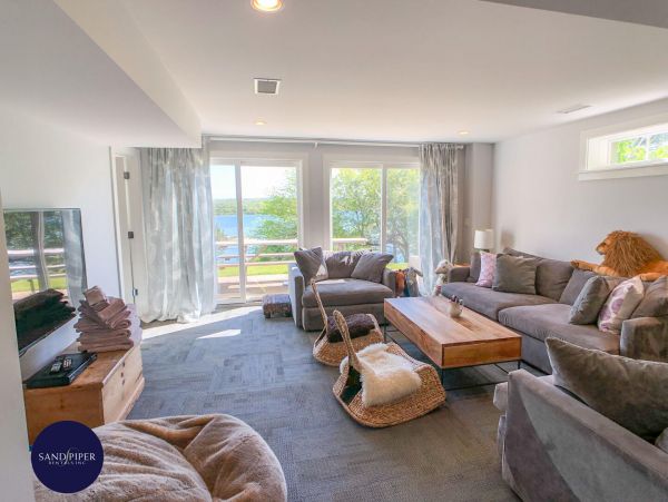 Cape Cod Home 995051