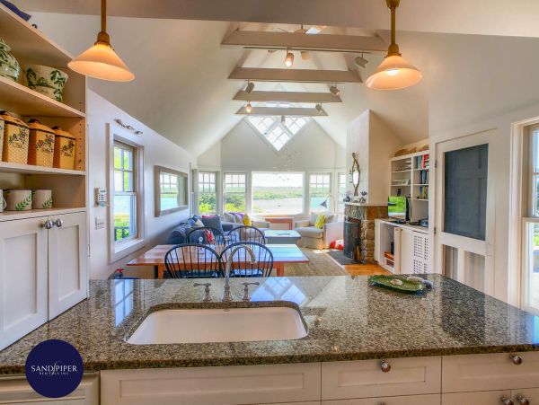 Cape Cod Home 995051