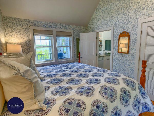 Cape Cod Home 995051