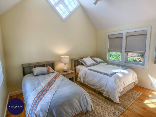 Cape Cod Home 995051