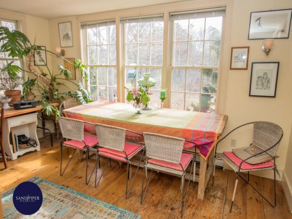 Cape Cod Home 995052