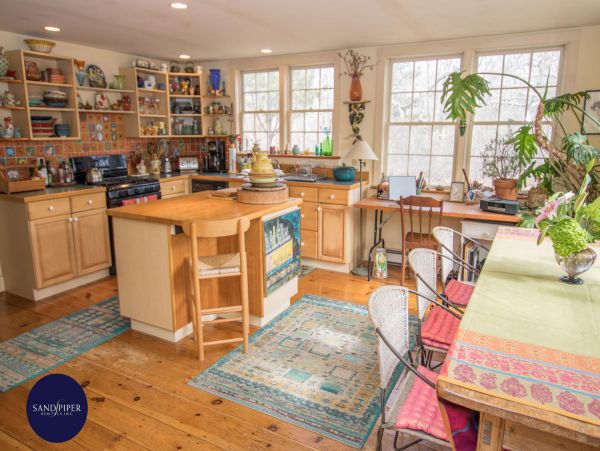 Cape Cod Home 995052