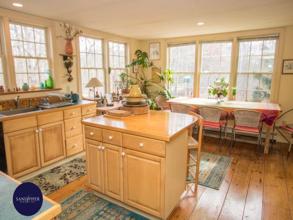 Cape Cod Home 995052