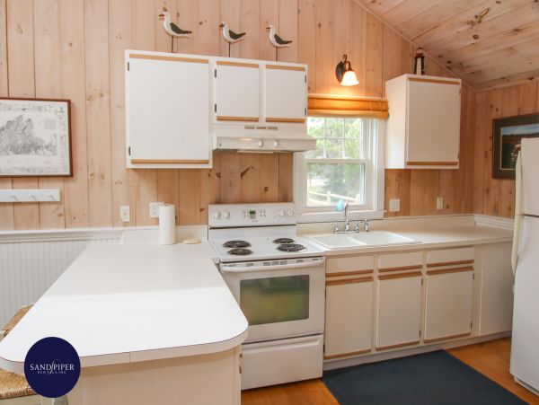 Cape Cod Home 995053