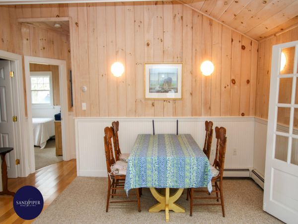 Cape Cod Home 995053