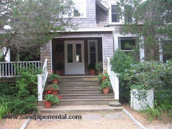 Cape Cod Home 995054