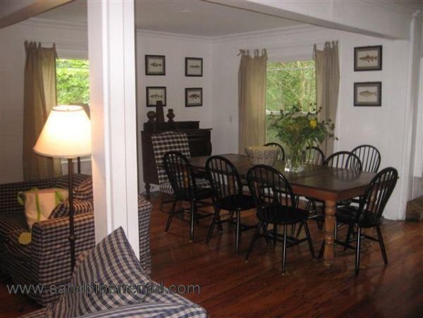 Cape Cod Home 995054