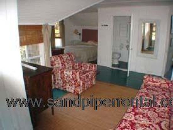 Cape Cod Home 995054