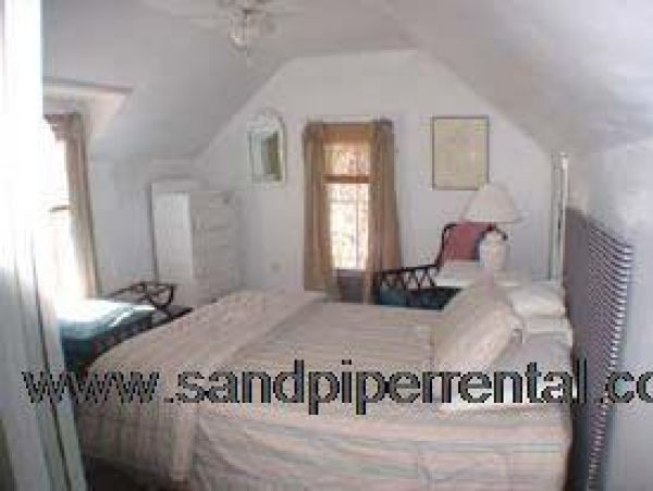Cape Cod Home 995054
