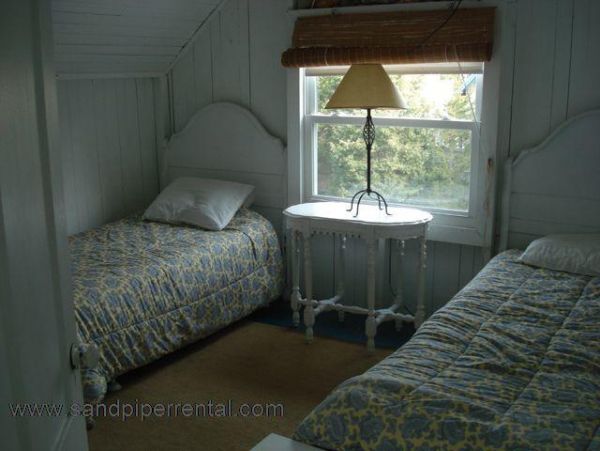 Cape Cod Home 995054