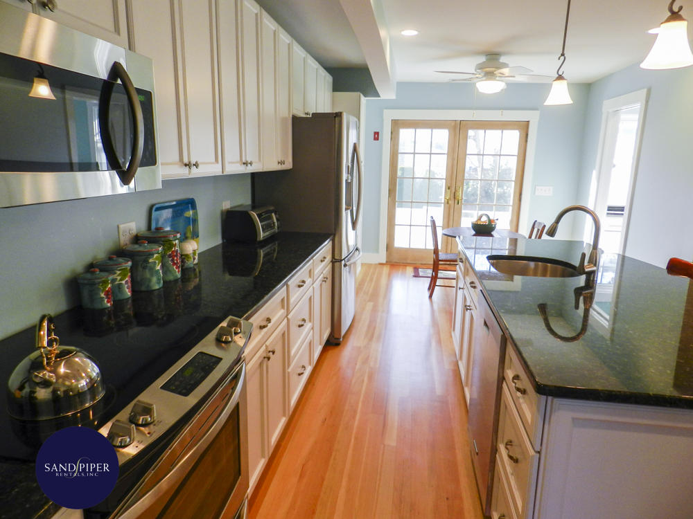 Cape Cod Home 995055
