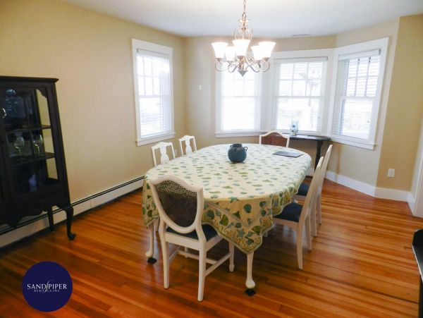 Cape Cod Home 995055