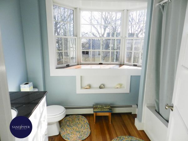 Cape Cod Home 995055