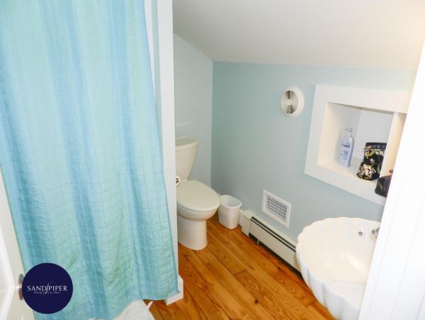 Cape Cod Home 995055