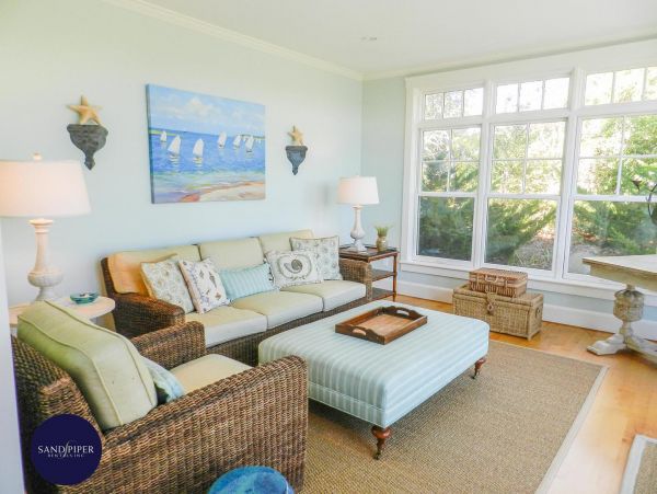 Cape Cod Home 995056